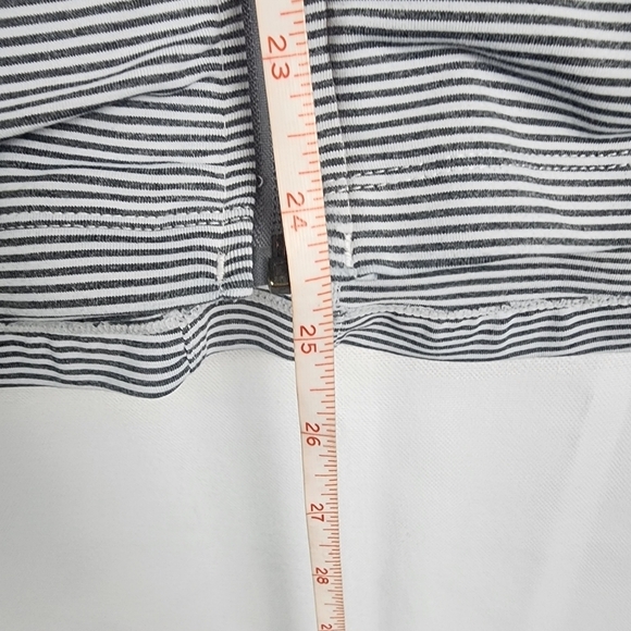 Lolë Full Zip Athletic Striped Grey White Lightweight UPF 50+ Jacket Size Medium - Picture 6 of 6